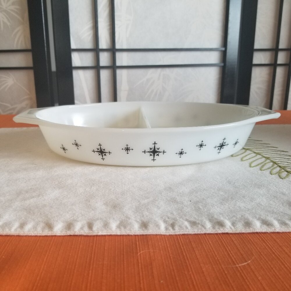 LE on Pyrex Divided Serving Dish Black Atomic Starburst Compass Snowflake